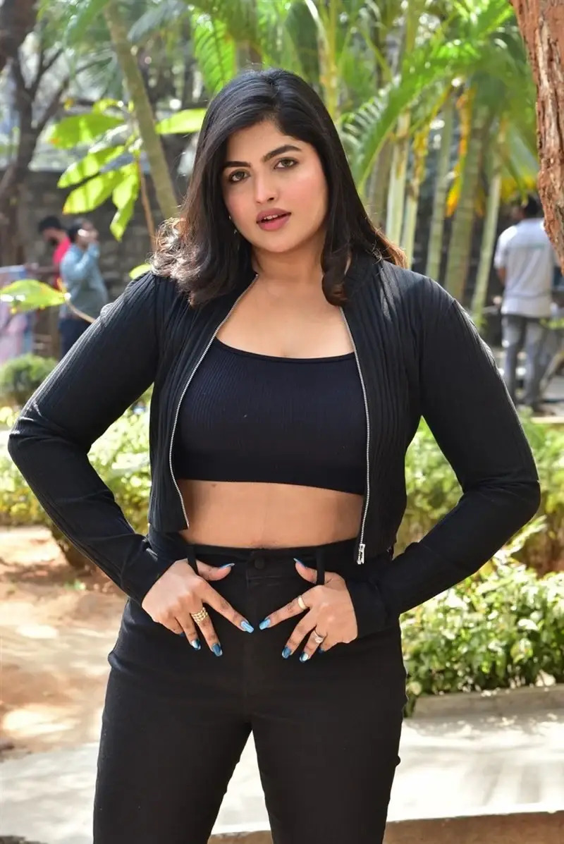 TELUGU ACTRESS NAINA SARWAR AT SURYAPET JUNCTION MOVIE TEASER LAUNCH 9